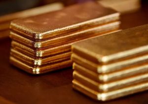 قیمت طلا امروز در بازار جهانی کاهش یافت؛ چشم‌انداز صعود تا ۵۰۰۰ دلار