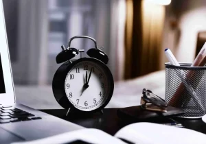 ساعات کاری ادارات تا ۱۵ شهریور: فعالیت حضوری از ۷ تا ۱۳ و جبران ۲ ساعت با دورکاری